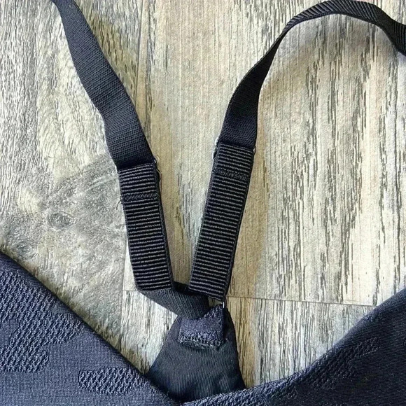 Good American Bra Black Jacquard Slim Racer Sports Bra Size Medium Workout Bra - Picture 3 of 5